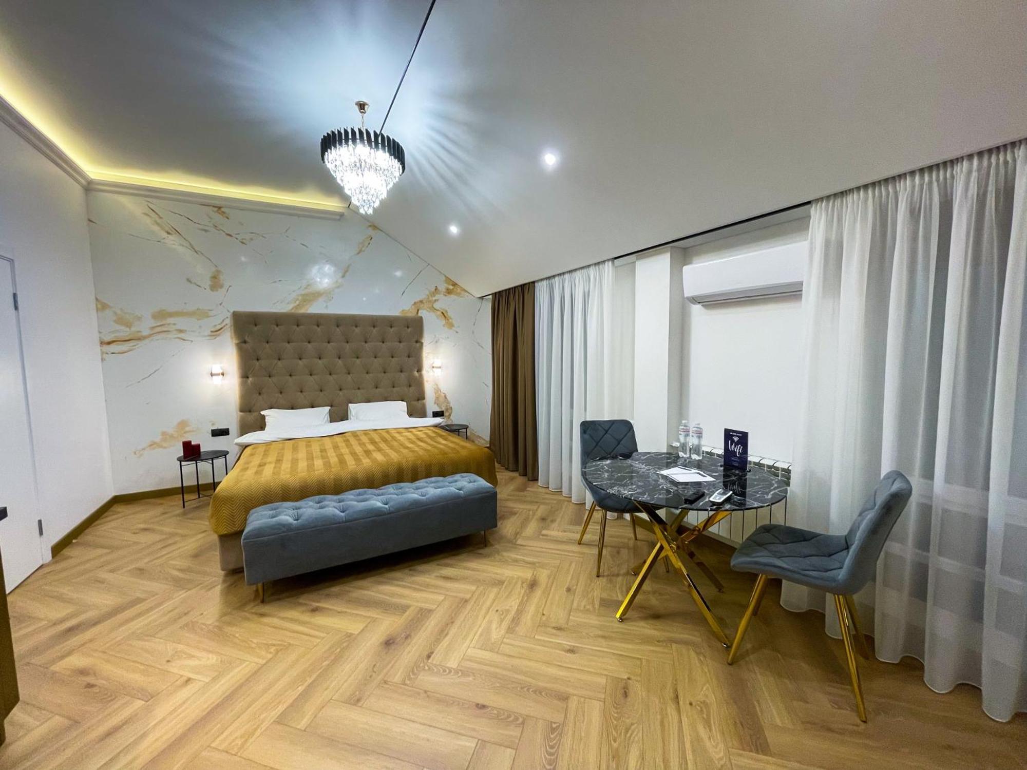 Myfreedom Lux Апартаменти Центр Вул Євгена Чикаленка 33 М Хрещатик Kiev Esterno foto